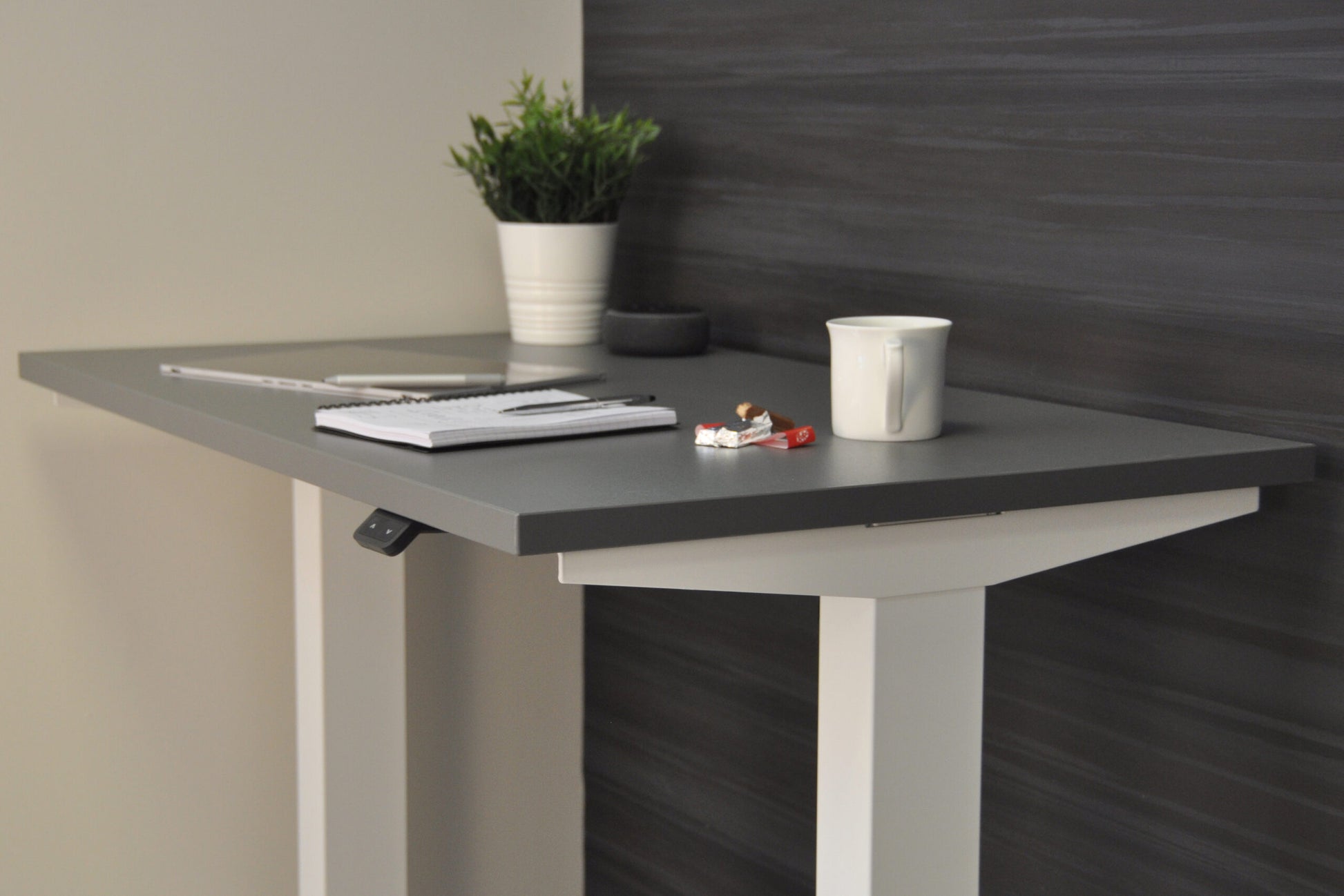 Mini Dual Motor Desk (Height Adjustable 62.5-128.5cm)